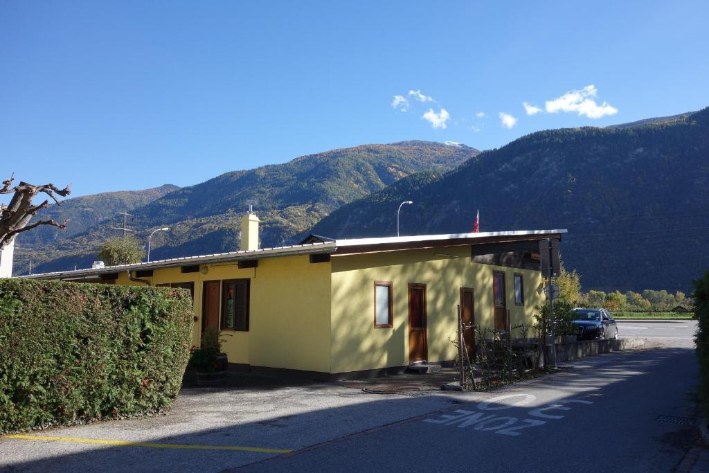 Motel-Restaurant 13 Etoiles Saint-Leonard Bagian luar foto